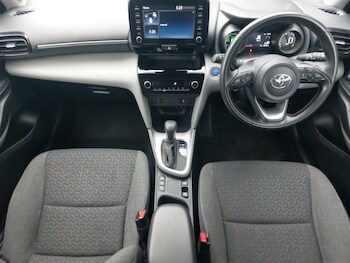 Used Toyota Yaris Cross 2022 for sale - 76225724: Photo 2