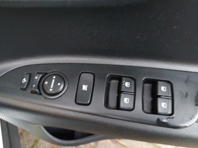 Used Kia Stonic 2022 for sale - 76764613: Photo 11