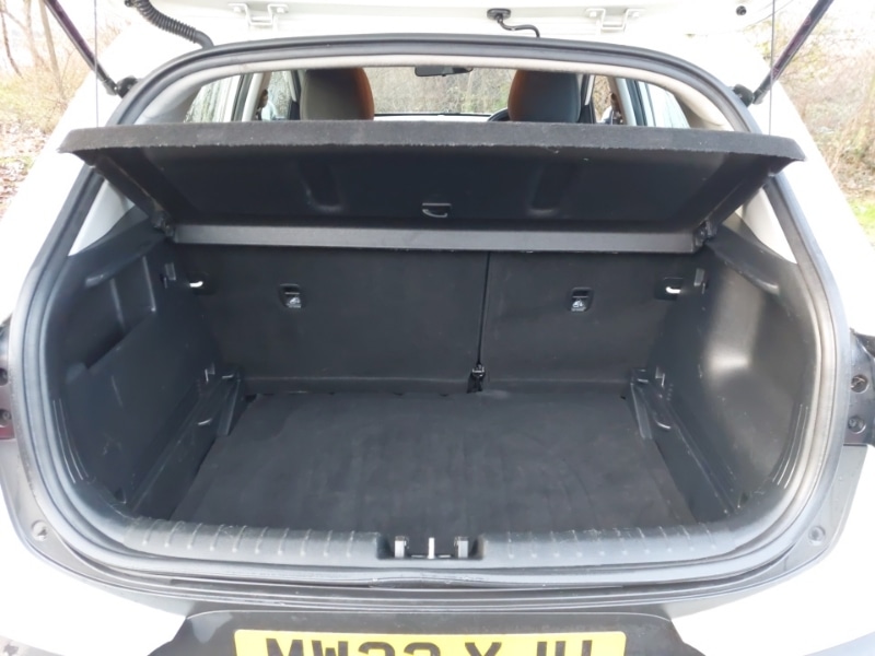 Used Kia Stonic 2022 for sale - 76764613: Photo 8