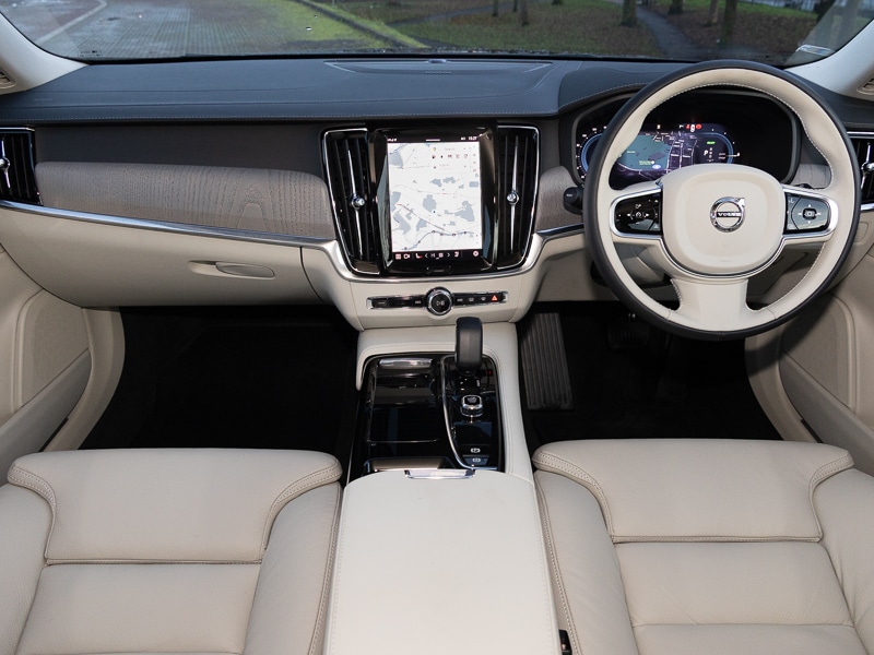 Used Volvo V90 2025 for sale - 77458376: Photo 2