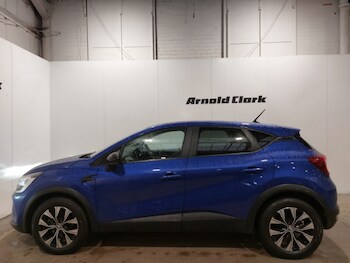 Used Renault Captur 2023 for sale - 77563277: Photo