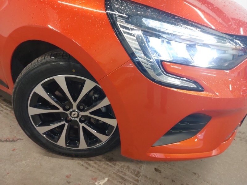 Used Renault Clio 2023 for sale - 76347643: Photo 9