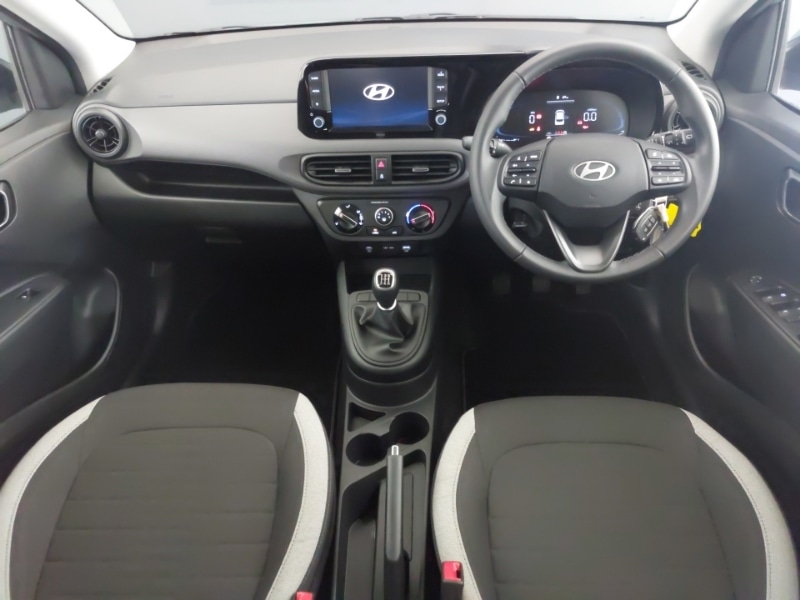 Used Hyundai i10 2023 for sale - 77767705: Photo 2