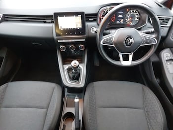 Used Renault Clio 2020 for sale - 77330300: Photo
