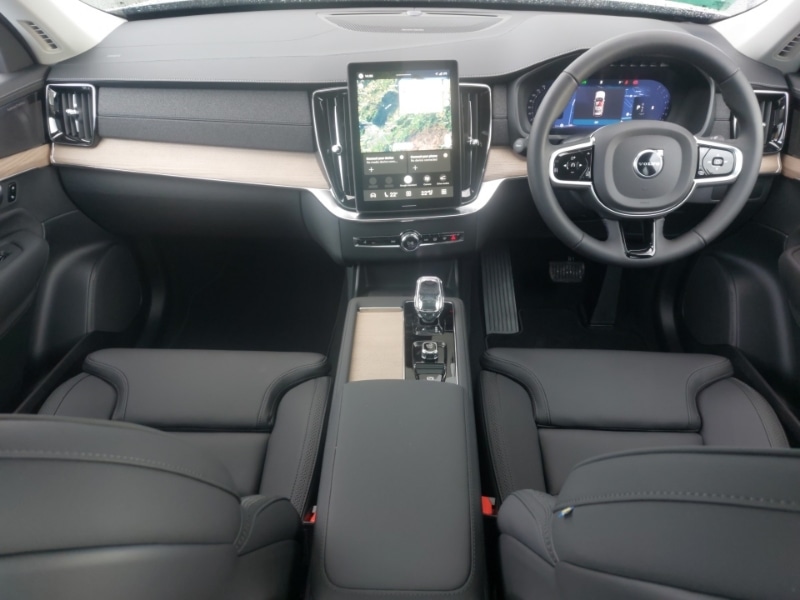 Used Volvo XC90 2025 for sale - 77664515: Photo 2