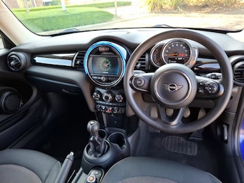 Used MINI Hatch 2019 for sale - 75599304: Photo