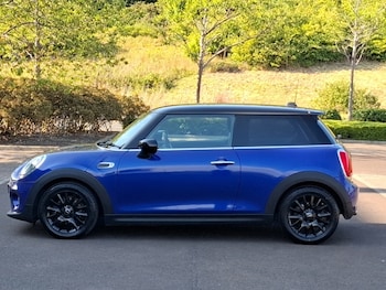 Used MINI Hatch 2019 for sale - 75599304: Photo