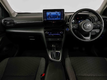 Used Toyota Yaris Cross 2024 for sale - 79546013: Photo