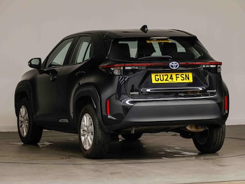 Used Toyota Yaris Cross 2024 for sale - 79546013: Photo