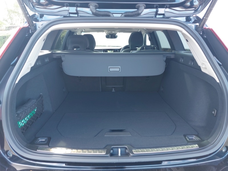 Used Volvo V60 2025 for sale - 77552904: Photo 8