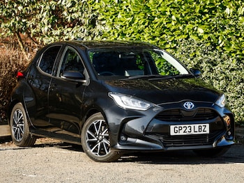 Used Toyota Yaris 2023 for sale - 77851937: Photo