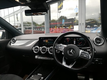 Used Mercedes-Benz GLA 2022 for sale - 76198988: Photo 2