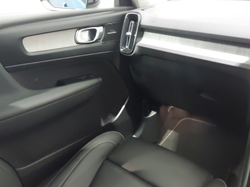 Used Volvo XC40 2024 for sale - 76497830: Photo 11