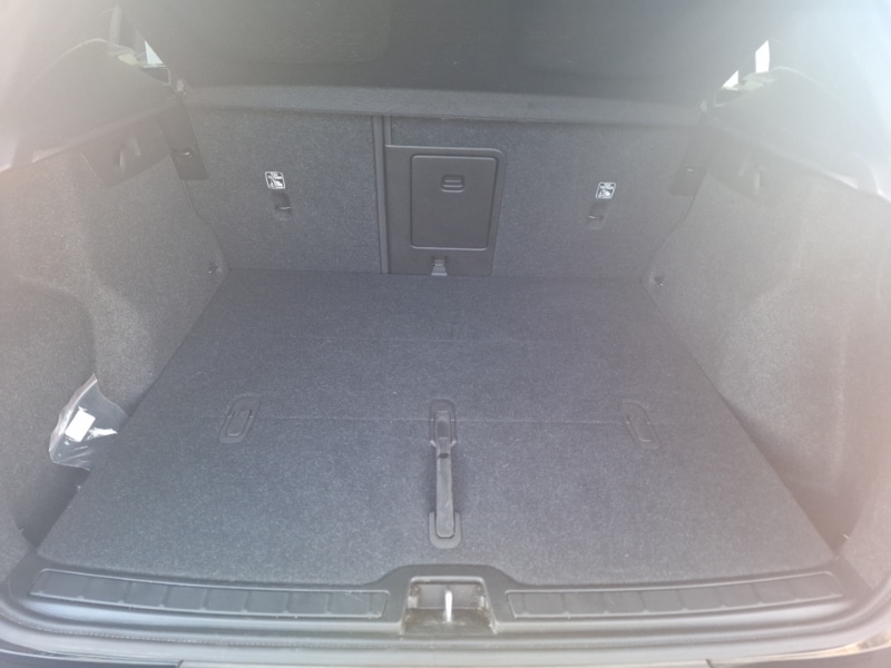 Used Volvo XC40 2023 for sale - 76362239: Photo 8