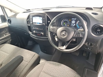 Used Mercedes-Benz Vito 2022 for sale - 77955477: Photo