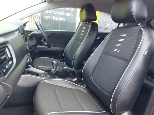 Used Kia Stonic 2022 for sale - 76208019: Photo 5