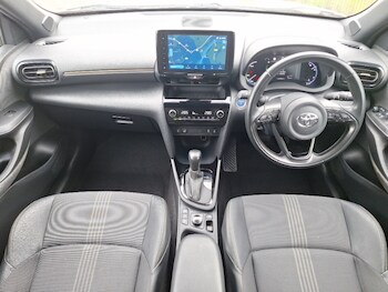 Used Toyota Yaris Cross 2022 for sale - 77051213: Photo