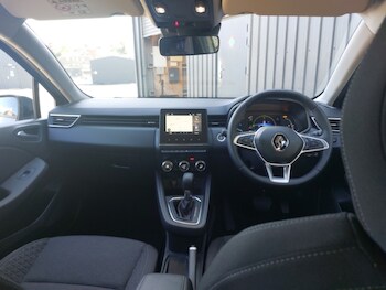 Used Renault Clio 2023 for sale - 78439306: Photo