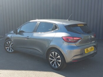 Used Renault Clio 2023 for sale - 78439306: Photo