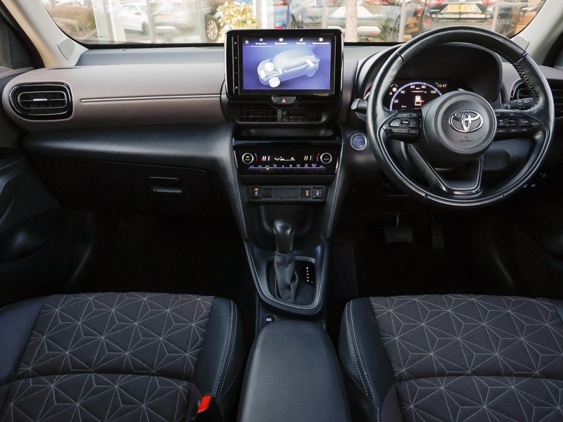 Used Toyota Yaris Cross 2022 for sale - 76907353: Photo 2