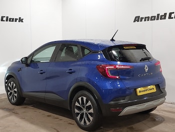 Used Renault Captur 2023 for sale - 77518657: Photo