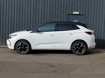 Used Vauxhall Grandland 2024 for sale - 78023232: Photo