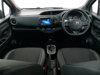 Used Toyota Yaris 2020 for sale - 77330101: Photo