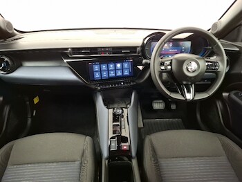 Used Alfa Romeo Junior 2025 for sale - 78660282: Photo