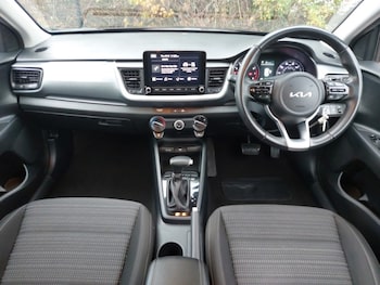 Used Kia Stonic 2022 for sale - 76967648: Photo