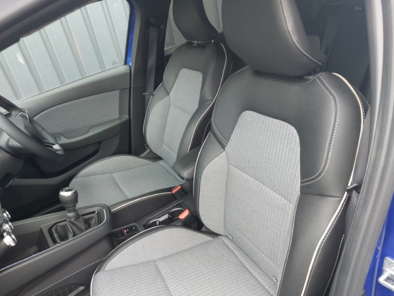 Used Renault Clio 2024 for sale - 78152045: Photo 5