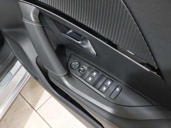 Used Peugeot 2008 2025 for sale - 76254213: Photo 12