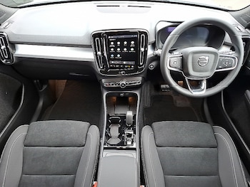 Used Volvo XC40 2025 for sale - 78642925: Photo