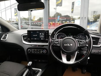 Used Kia XCeed 2022 for sale - 76242180: Photo 2