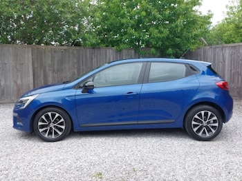 Used Renault Clio 2023 for sale - 78821676: Photo