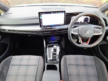 Used Volkswagen Golf 2024 for sale - 77055512: Photo