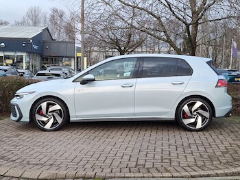 Used Volkswagen Golf 2024 for sale - 77055512: Photo