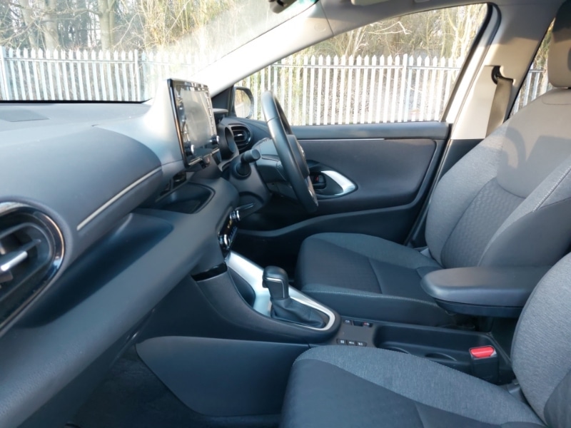 Used Toyota Yaris 2022 for sale - 77228932: Photo 5