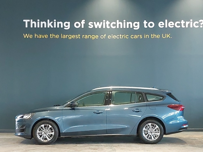 Used Ford Focus 2023 for sale - 77875048: Photo 4