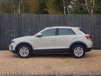 Used Volkswagen T-Roc 2024 for sale - 76207754: Photo 4