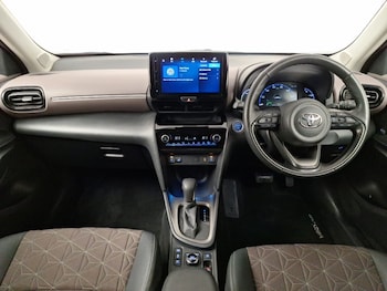Used Toyota Yaris Cross 2023 for sale - 77073763: Photo