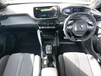 Used Peugeot 2008 2025 for sale - 75447211: Photo