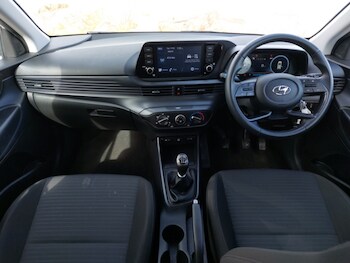 Used Hyundai i20 2023 for sale - 77969455: Photo