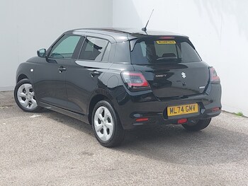 Used Suzuki Swift 2024 for sale - 77817104: Photo