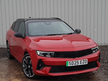 2025 - 115kW Ultimate 54kWh 5dr Auto