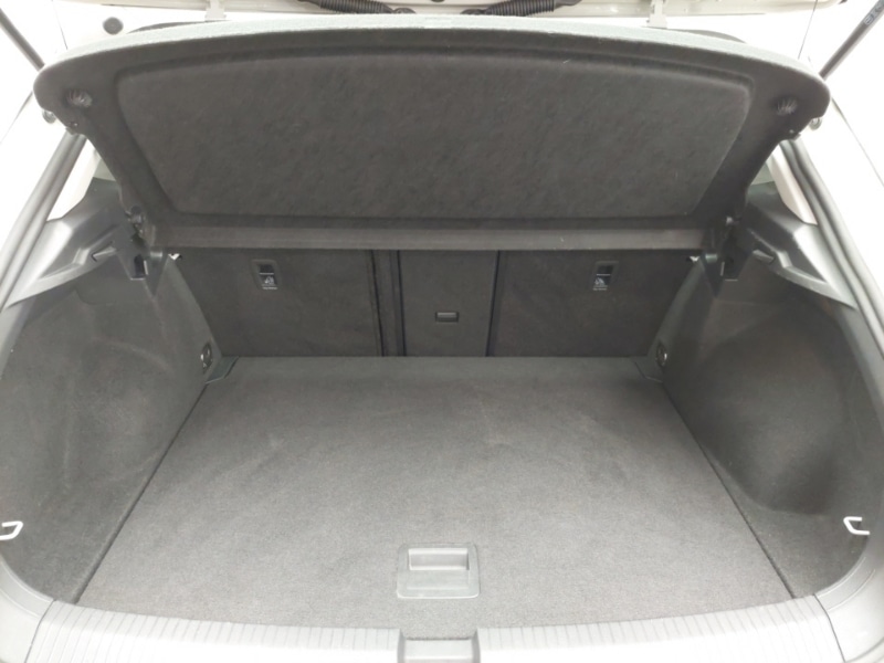 Used Volkswagen T-Roc 2023 for sale - 76475753: Photo 8