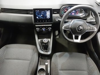 Used Renault Clio 2023 for sale - 76207983: Photo 2