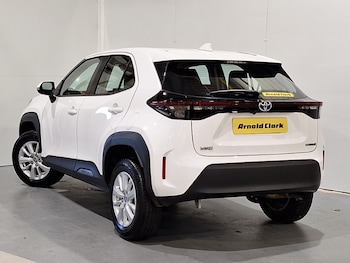 Used Toyota Yaris Cross 2023 for sale - 76456401: Photo