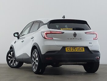 Used Renault Captur 2025 for sale - 77652795: Photo