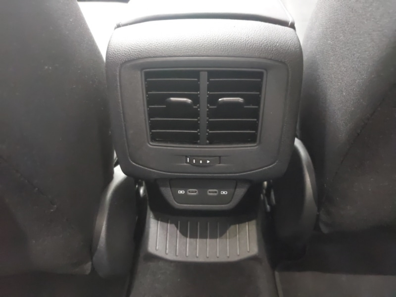 Used Volkswagen T-Roc 2023 for sale - 76165449: Photo 11