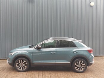 Used Volkswagen T-Roc 2023 for sale - 76165449: Photo 4